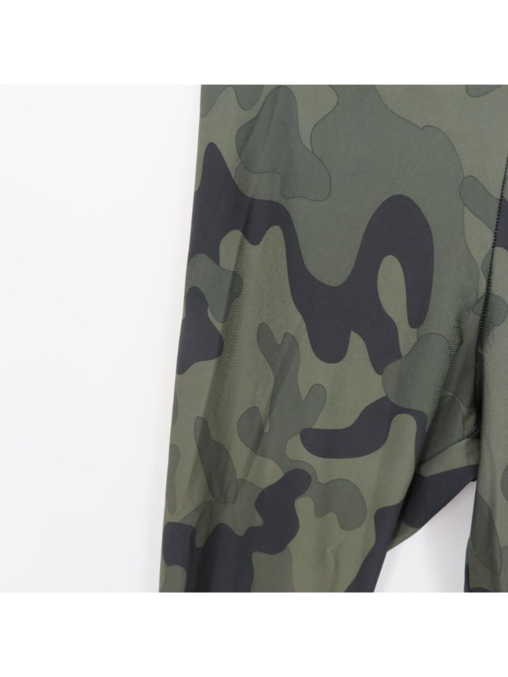 GUESS Womens Small Cammy Crop Legging Spell Out Logo Side Camo Camouflage NEW - Picture 4 of 11